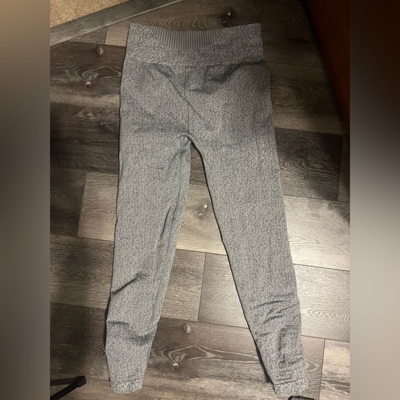 Gymshark Charcoal Leggings - Picture 2 of 2
